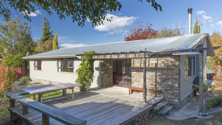 Kowhai Cottage - Wānaka Holiday Home