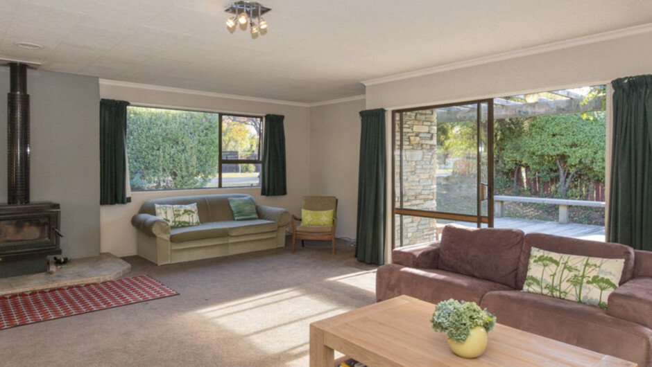 Kowhai Cottage - Wānaka Holiday Home