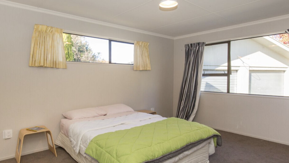 Kowhai Cottage - Wānaka Holiday Home