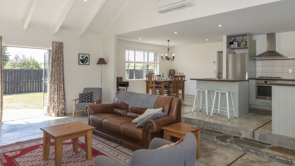 Modern Cottage Charm - Albert Town near Wānaka