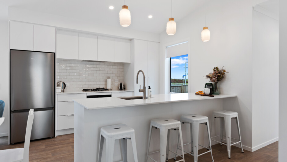 Perfect Papamoa Beach Bach