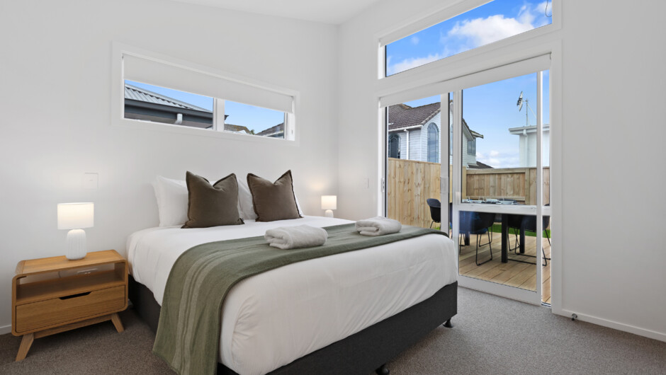 Perfect Papamoa Beach Bach