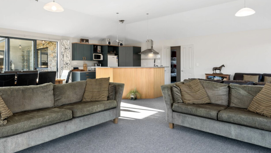 Mount Iron Magic - Wānaka Holiday Home