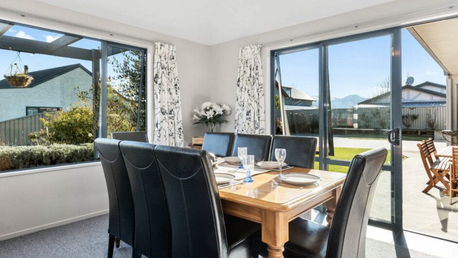 Mount Iron Magic - Wānaka Holiday Home