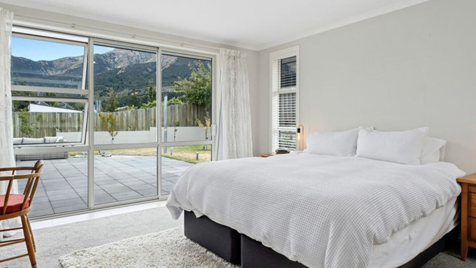Maison de Maude - Lake Hāwea Holiday Home