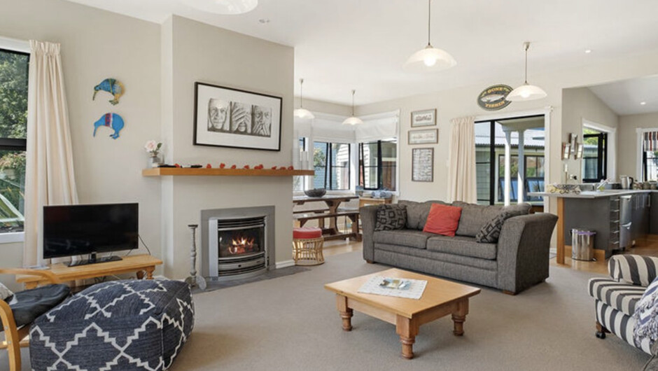 Lavender Country Cottage - Arrowtown Holiday Home