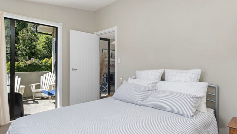 Lavender Country Cottage - Arrowtown Holiday Home
