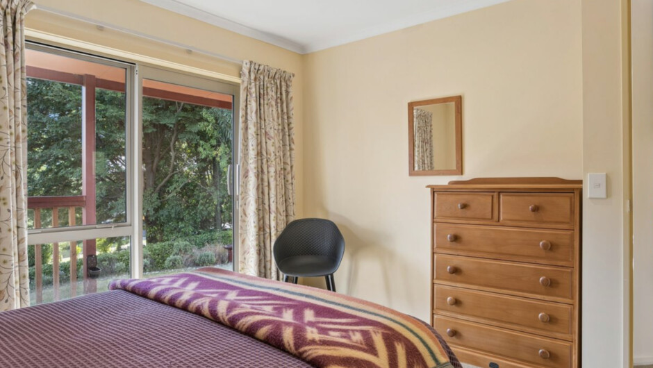 Korimako Ridge - Lake Hāwea Holiday Home