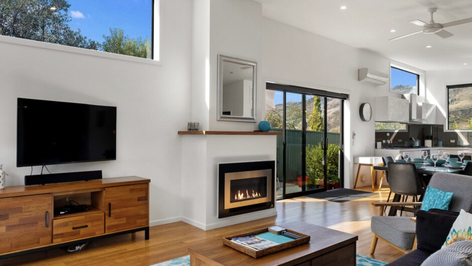 Kawerau River Retreat - Cromwell Holiday Home