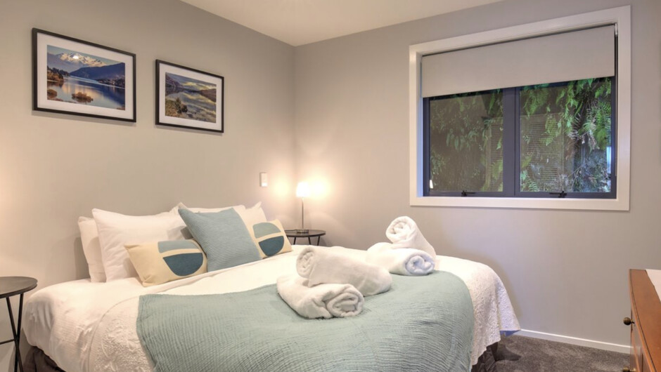 Central Water Views - Queenstown Holiday Townhouse