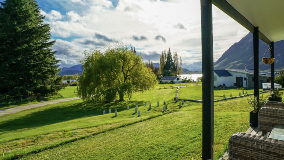 Glendhu Station Cottage - Glendhu Bay Holiday Home