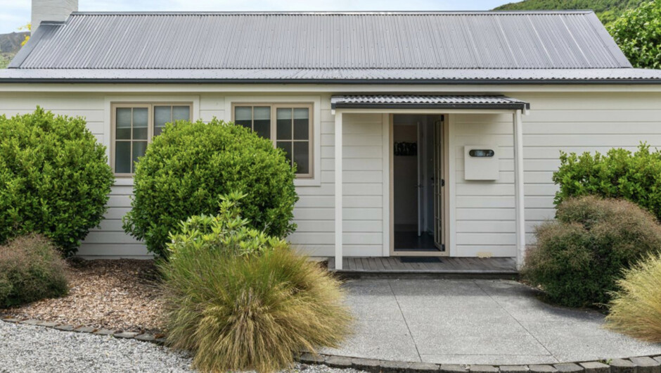 Gold Rush Cottage - Arrowtown Holiday Home