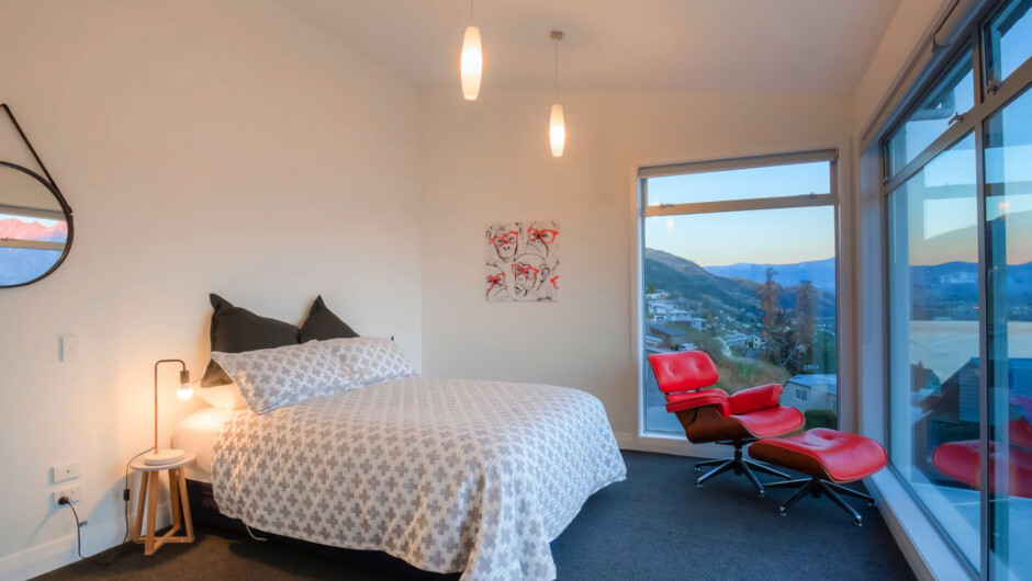 Hensman Haven - Queenstown Holiday Home