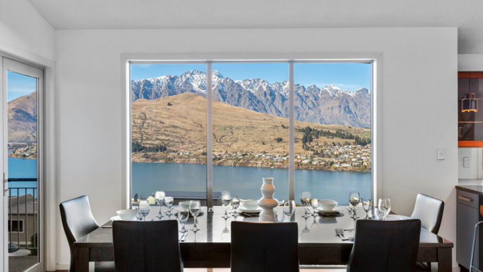 Paradise Peaks - Queenstown Holiday Home