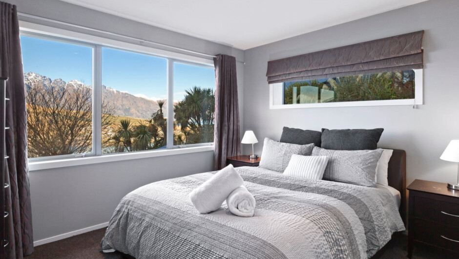 Paradise Peaks - Queenstown Holiday Home