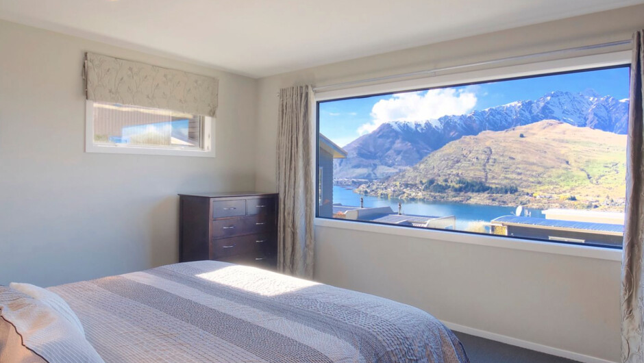Paradise Peaks - Queenstown Holiday Home