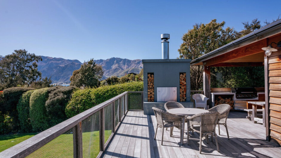Hāwea Lakehouse - Lake Hāwea Holiday Home