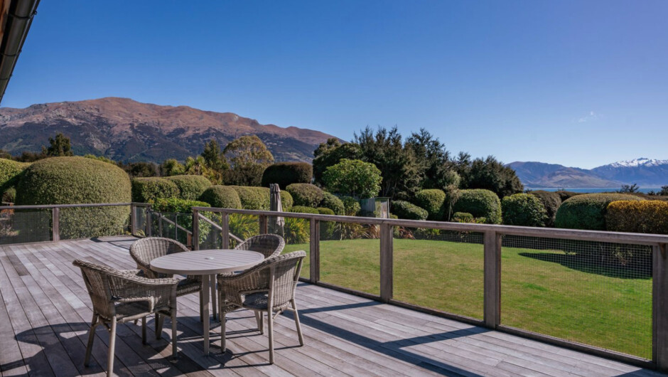 Hāwea Lakehouse - Lake Hāwea Holiday Home