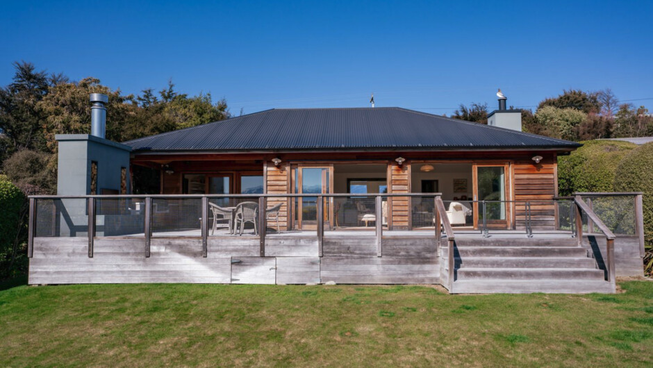 Hāwea Lakehouse - Lake Hāwea Holiday Home