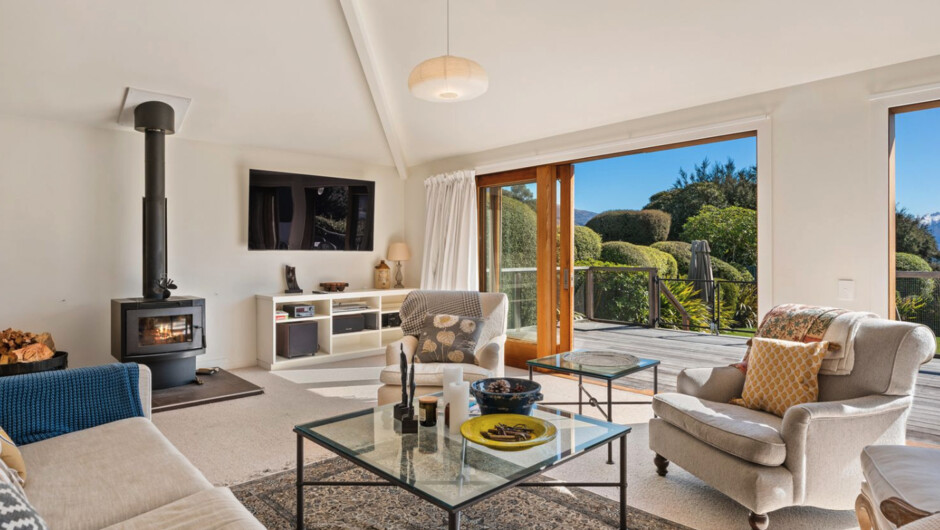 Hāwea Lakehouse - Lake Hāwea Holiday Home