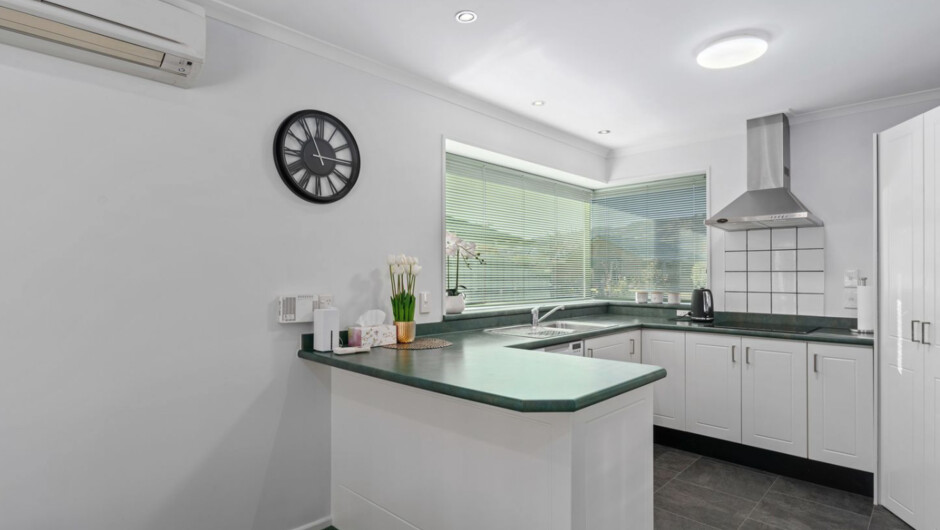 Fenwick - Cromwell Holiday Home