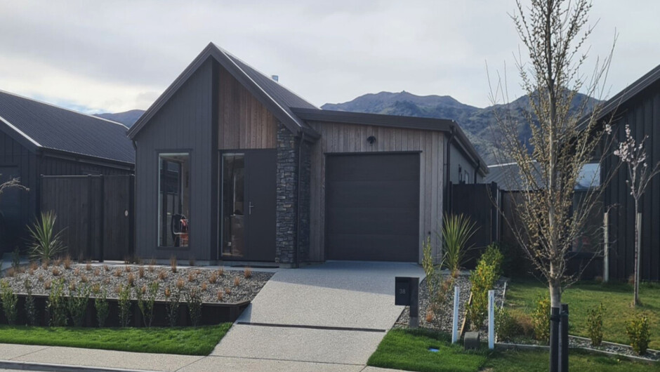 Magnum Escape - Cromwell Holiday Home