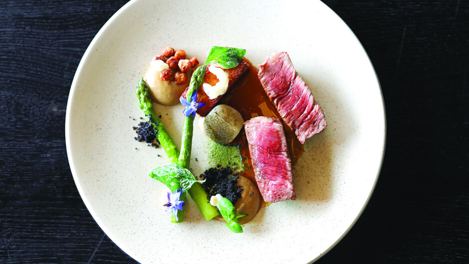 Fine dining lunch at Tantalus Estate