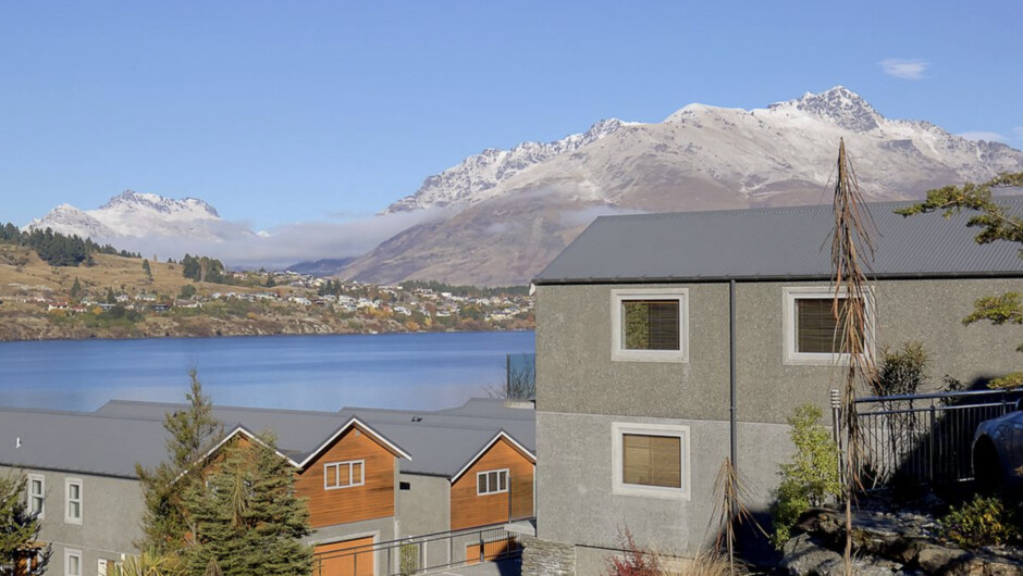 Alpine Vista - Queenstown Holiday Home
