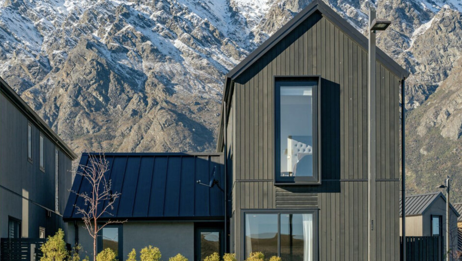 A Remarkable Retreat - Queenstown Holiday Home