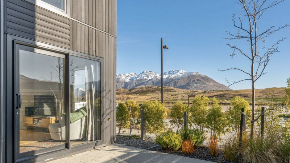 A Remarkable Retreat - Queenstown Holiday Home