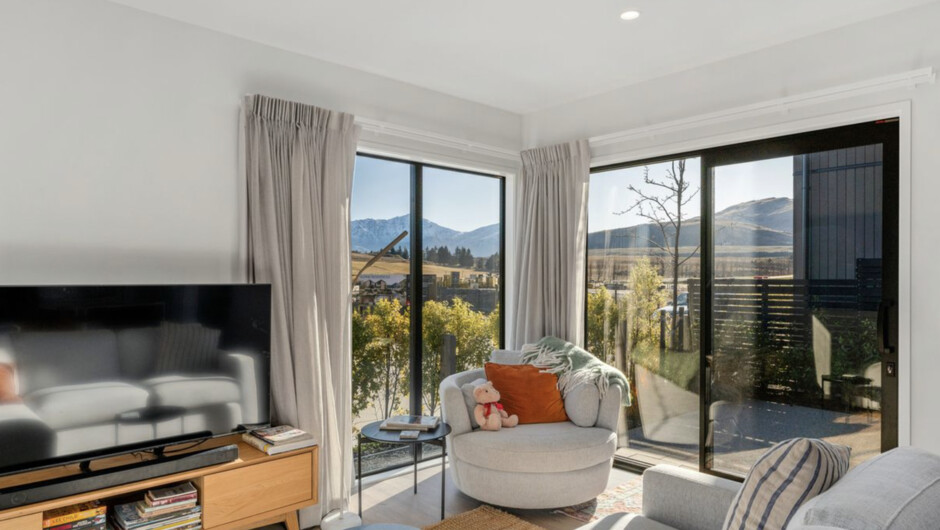 A Remarkable Retreat - Queenstown Holiday Home