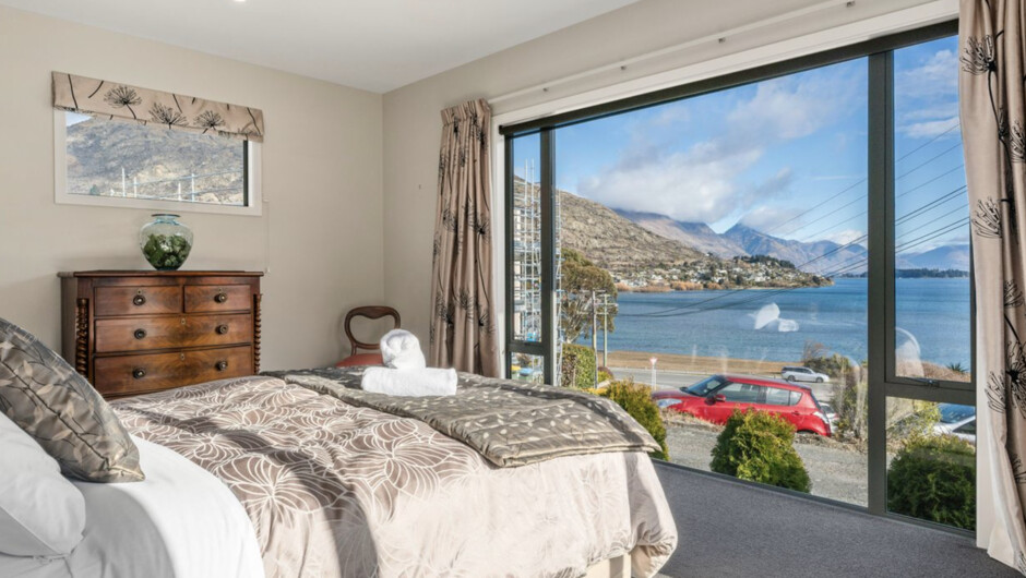 Frankton Arm Vista - Queenstown Holiday Home