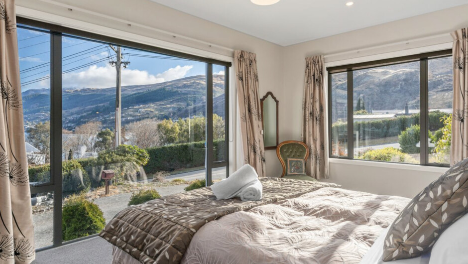 Frankton Arm Vista - Queenstown Holiday Home