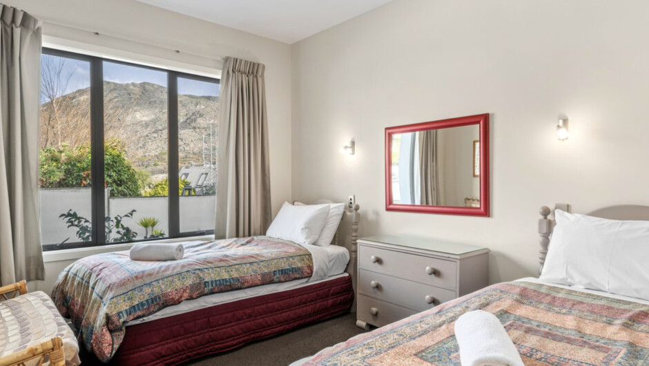 Frankton Arm Vista - Queenstown Holiday Home