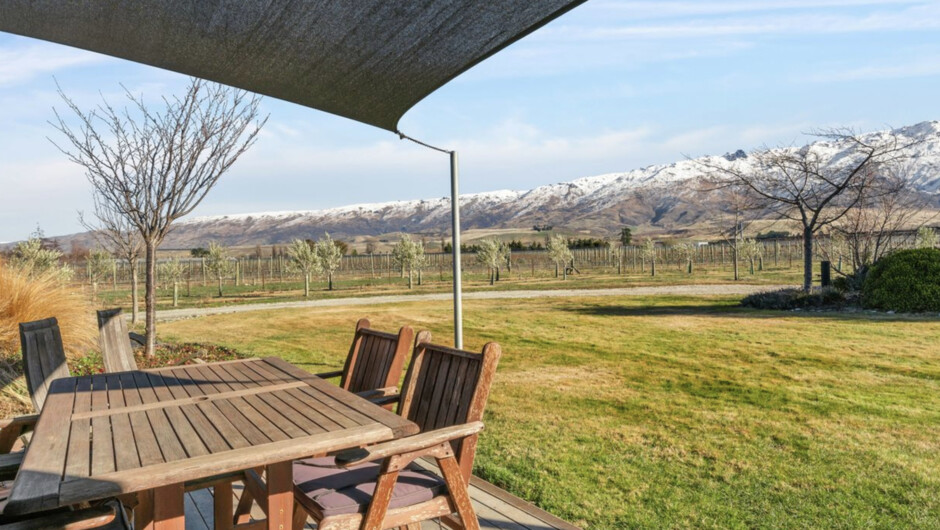 Olive Cottage - Cromwell Holiday Home