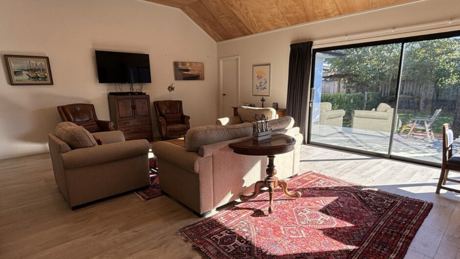 Pedal and Play - Cromwell Holiday Home