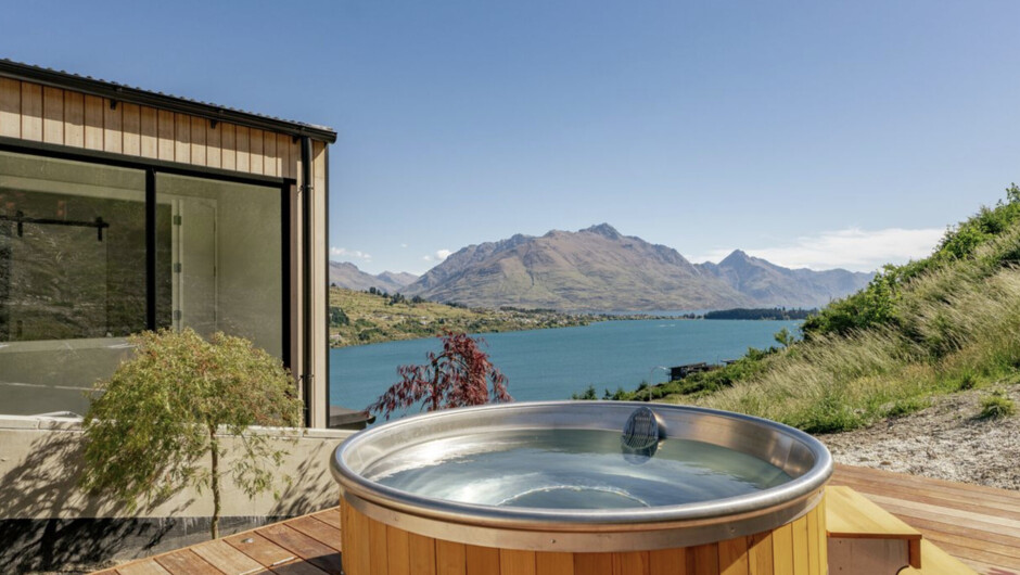 Lake Panorama - Queenstown Holiday Home