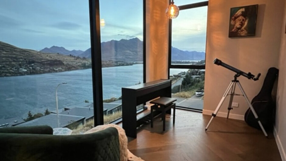 Lake Panorama - Queenstown Holiday Home