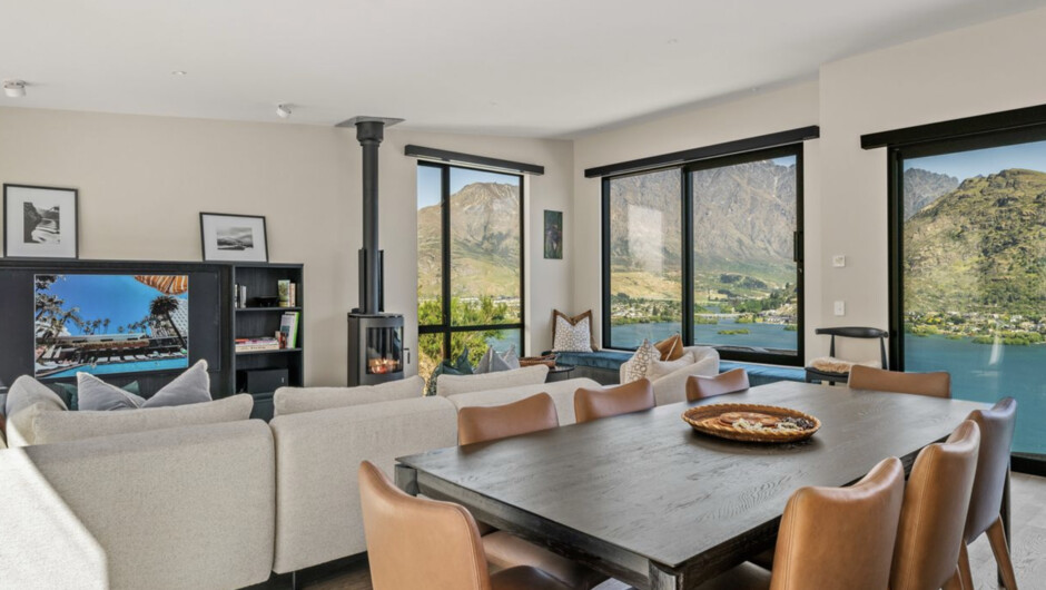 Lake Panorama - Queenstown Holiday Home