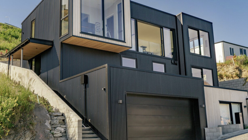 Lake Panorama - Queenstown Holiday Home