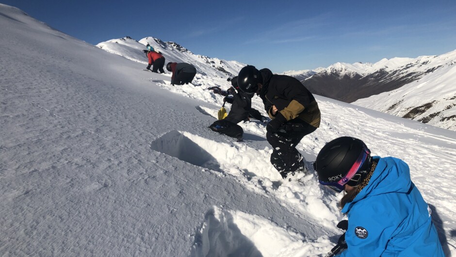 Snowpit and snowpack investigation