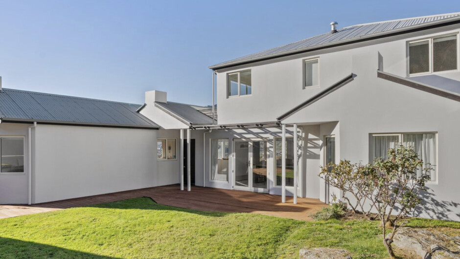 Hensman House - Queenstown Holiday Home