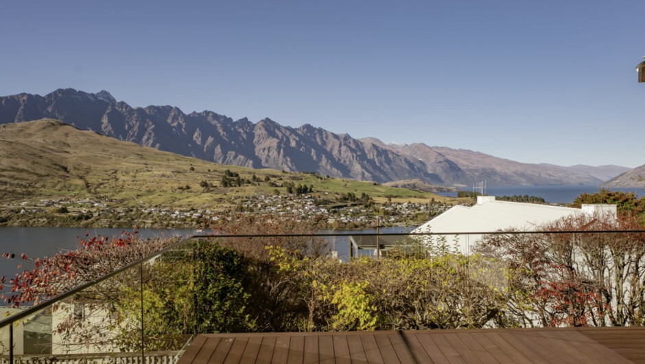 Hensman House - Queenstown Holiday Home