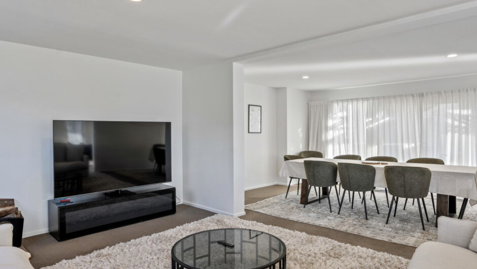 Hensman House - Queenstown Holiday Home