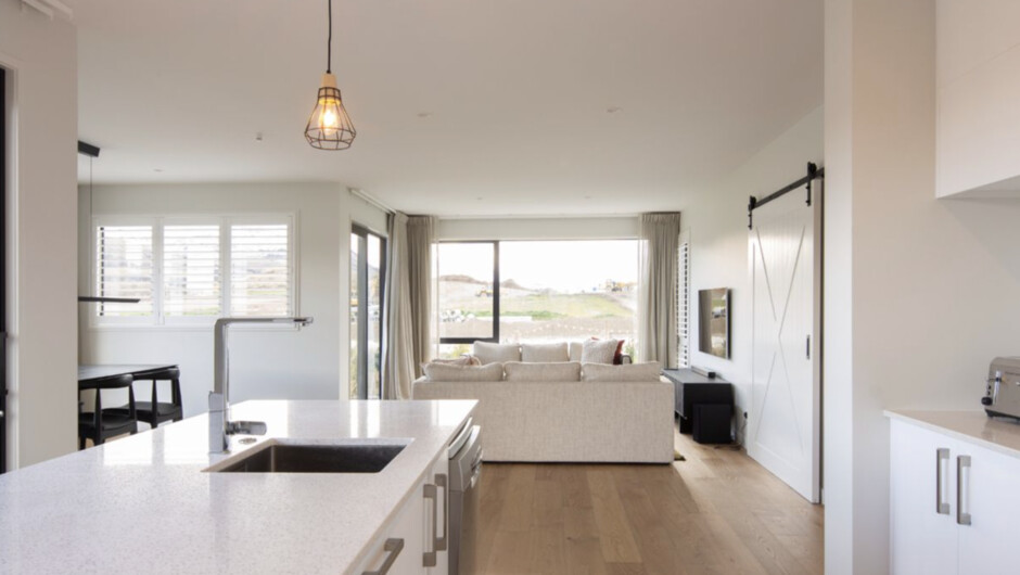 Golfers and Skiers Retreat - Jacks Point Home