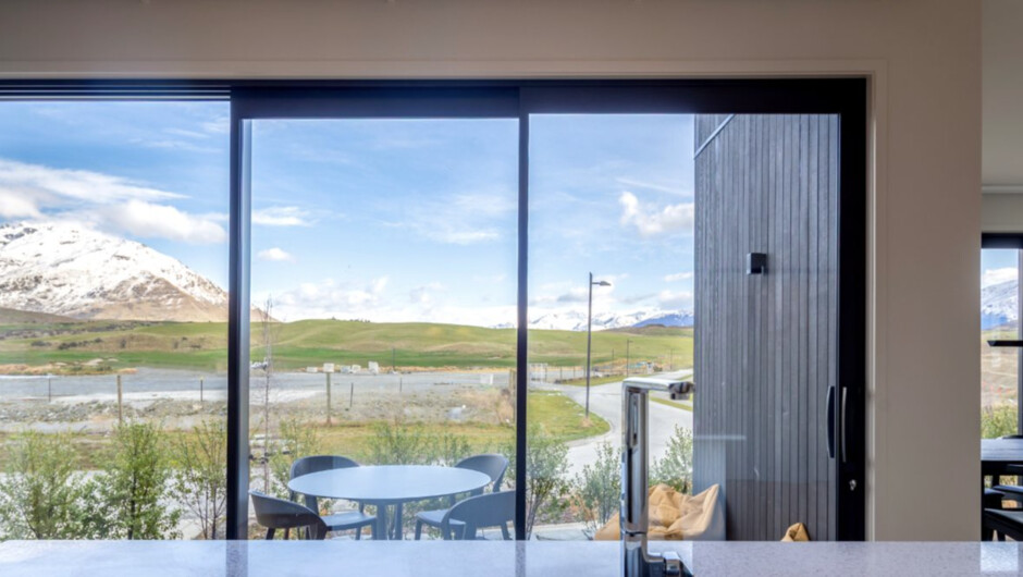 Golfers and Skiers Retreat - Jacks Point Home