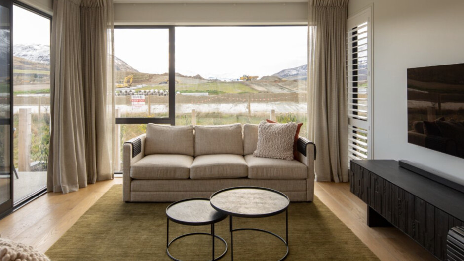 Golfers and Skiers Retreat - Jacks Point Home