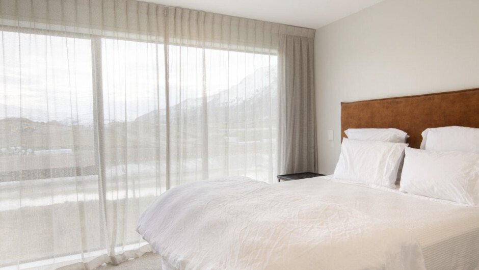 Golfers and Skiers Retreat - Jacks Point Home