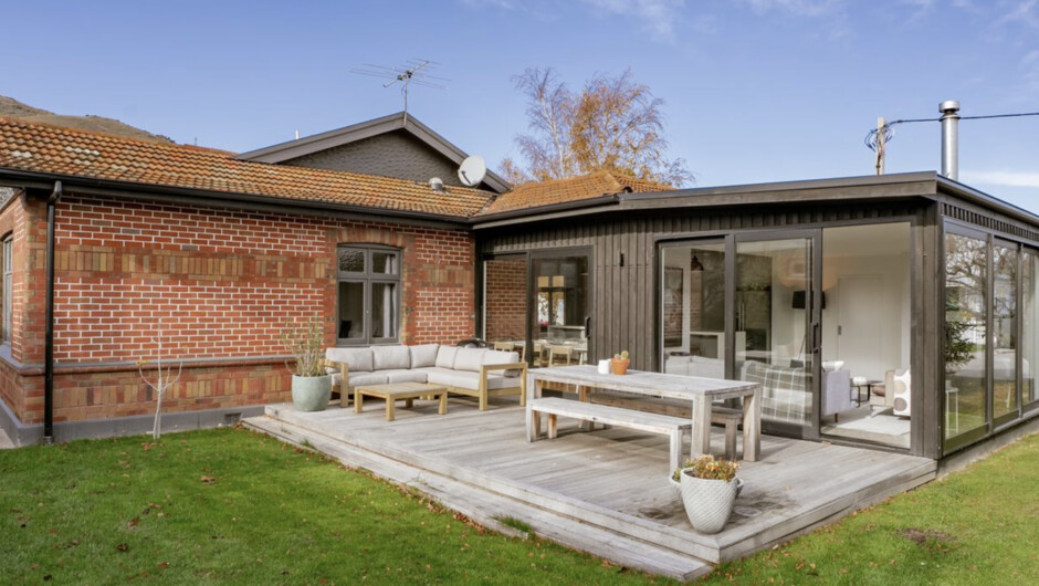 Lakeside Retreat - Cromwell Holiday Home
