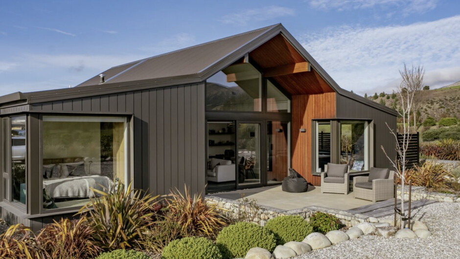 Eight On Jackson - Luggate Holiday Home
